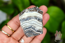 Load image into Gallery viewer, raw rough zebra calcite
